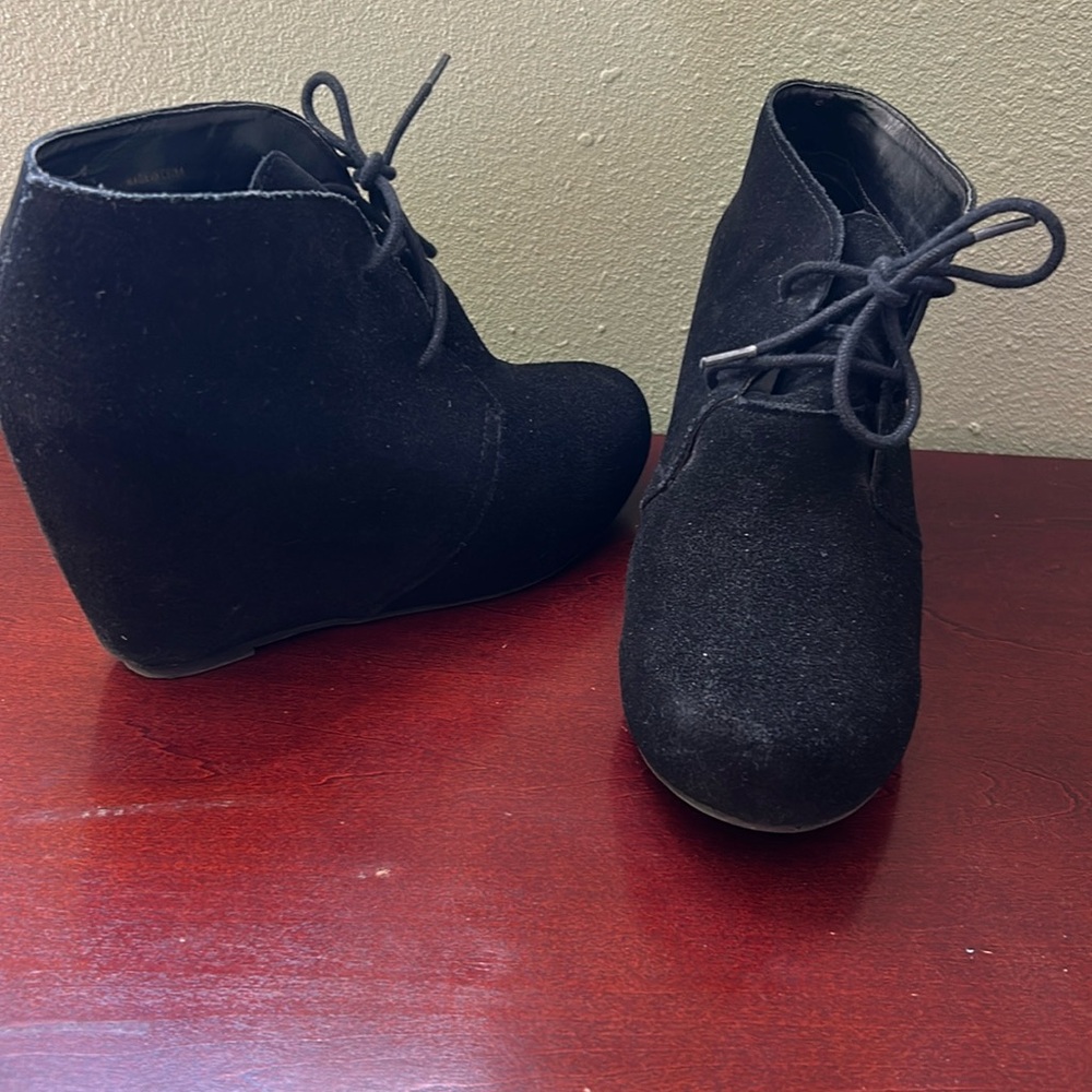 Woman’s Shoes